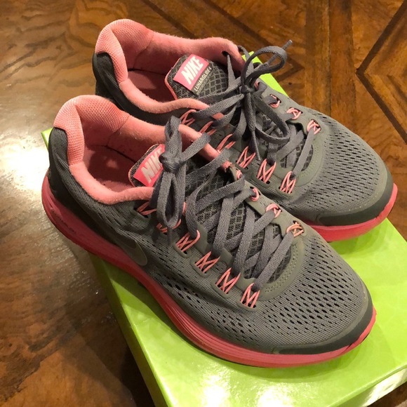 Nike Shoes - Girls Nike lunarglide4 sneakers running shoes 4.5